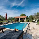 Stone Medal Tatil Evi
