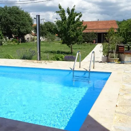 Vakantiehuis Stone Medal Drniš