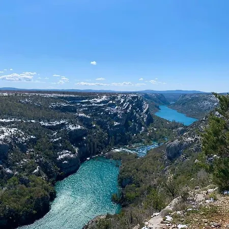 Vakantiehuis Stone Medal Drniš