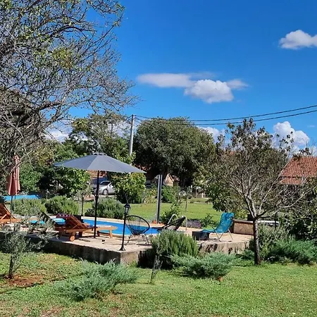 Stone Medal Vakantiehuis Drniš