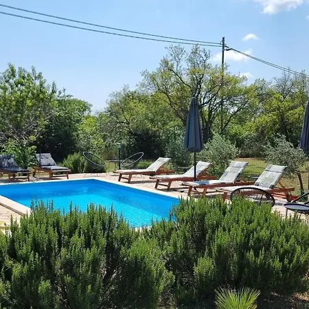 Stone Medal Dom wakacyjny *